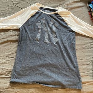 Women’s Nike 3/4 sleeve New York Yankees baseball tee